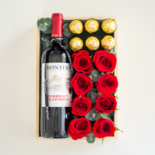 Caja de Regalo Elegante: Vino, Chocolates y Rosas